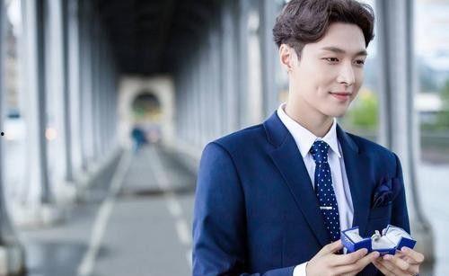 肖战张艺兴最新爆料,揭秘幕后故事与精彩瞬间  第1张